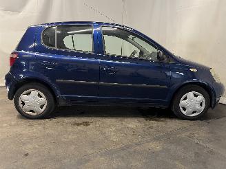 Toyota Yaris Yaris (P1) Hatchback 1.3 16V VVT-i (2SZFE) [64kW]  (04-2002/09-2005) picture 7