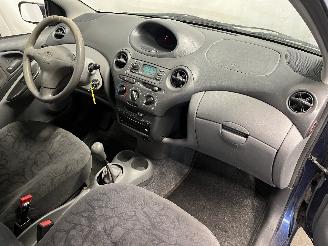 Toyota Yaris Yaris (P1) Hatchback 1.3 16V VVT-i (2SZFE) [64kW]  (04-2002/09-2005) picture 12