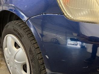 Toyota Yaris Yaris (P1) Hatchback 1.3 16V VVT-i (2SZFE) [64kW]  (04-2002/09-2005) picture 8