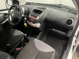 Peugeot 107 107 Hatchback 1.0 12V (384F(1KR)) [50kW]  (06-2005/05-2014) picture 13