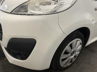 Peugeot 107 107 Hatchback 1.0 12V (384F(1KR)) [50kW]  (06-2005/05-2014) picture 12
