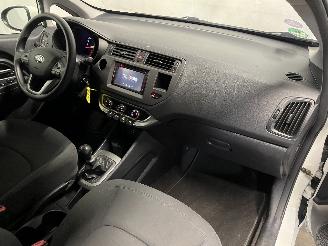 Kia Rio Rio III (UB) Hatchback 1.2 CVVT 16V (G4LA5) [63kW]  (09-2011/12-2017) picture 16