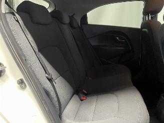 Kia Rio Rio III (UB) Hatchback 1.2 CVVT 16V (G4LA5) [63kW]  (09-2011/12-2017) picture 17