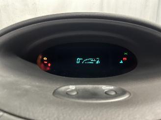 Toyota Yaris Yaris (P1) Hatchback 1.3 16V VVT-i (2SZFE) [64kW]  (04-2002/09-2005) picture 20
