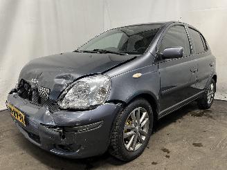 Toyota Yaris Yaris (P1) Hatchback 1.3 16V VVT-i (2SZFE) [64kW]  (04-2002/09-2005) picture 3