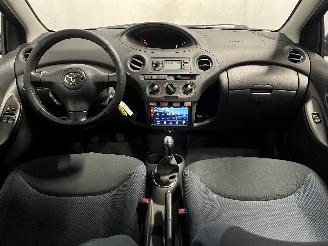Toyota Yaris Yaris (P1) Hatchback 1.3 16V VVT-i (2SZFE) [64kW]  (04-2002/09-2005) picture 16