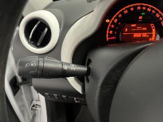 Renault Twingo Twingo III (AH) Hatchback 5-drs 1.0 SCe 70 12V (H4D-400(H4D-A4)) [52kW=
]  (09-2014/04-2019) picture 16