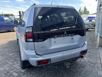 Mitsubishi Pajero Pajero Sport (K7/9) Terreinwagen 3.0 V6 24V (6G72) [130kW]  (12-1999/0=
1-2008) picture 5