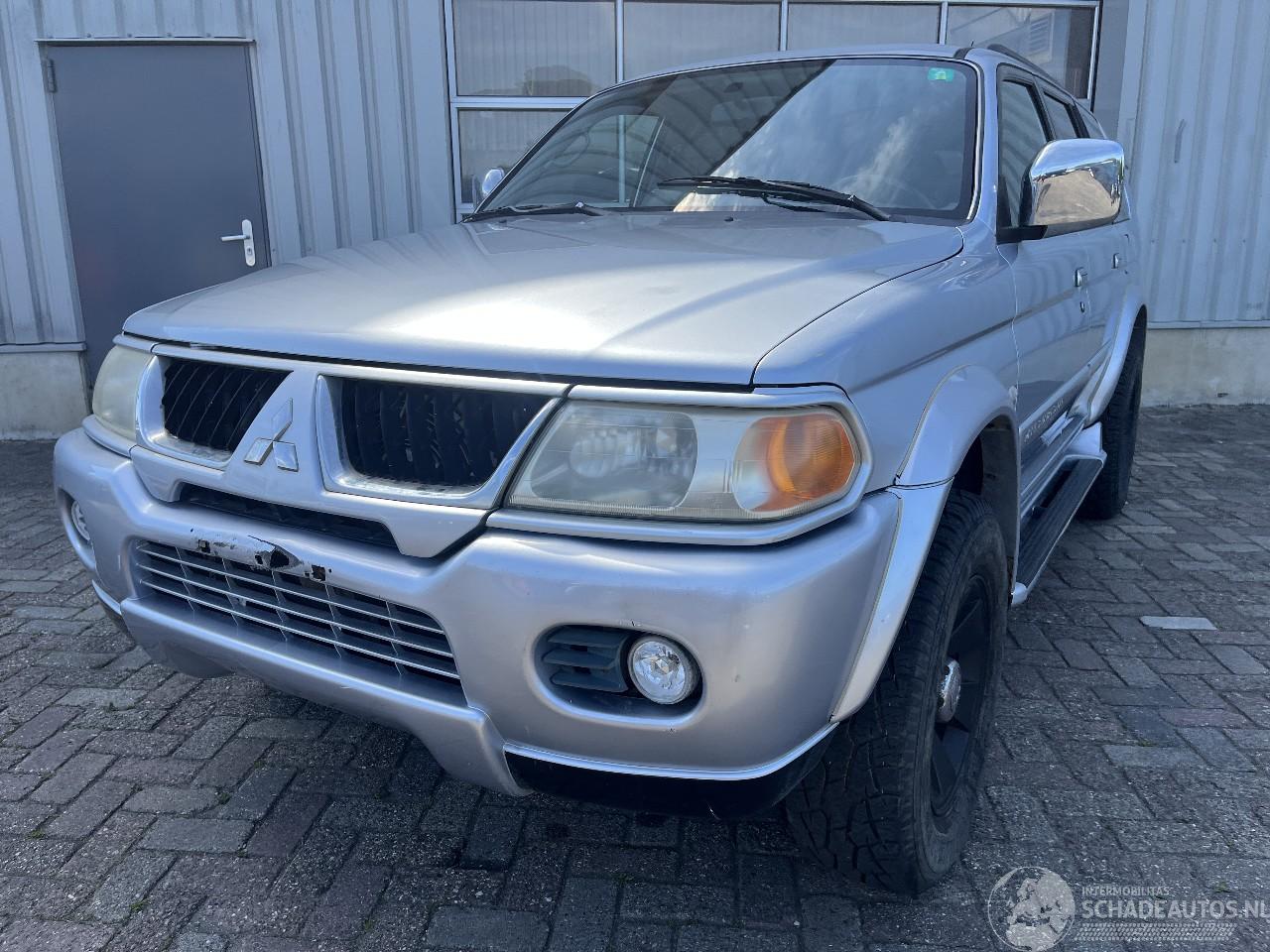 Mitsubishi Pajero Pajero Sport (K7/9) Terreinwagen 3.0 V6 24V (6G72) [130kW]  (12-1999/0=
1-2008)