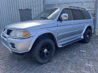 Mitsubishi Pajero Pajero Sport (K7/9) Terreinwagen 3.0 V6 24V (6G72) [130kW]  (12-1999/0=
1-2008) picture 2