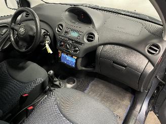 Toyota Yaris Yaris (P1) Hatchback 1.3 16V VVT-i (2SZFE) [64kW]  (04-2002/09-2005) picture 14