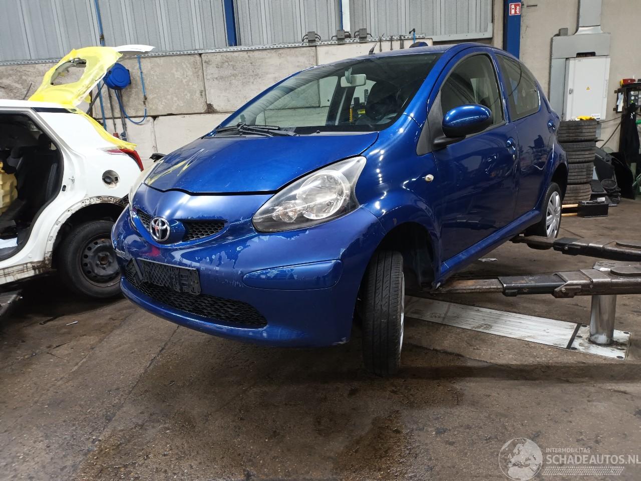 Toyota Aygo Aygo (B10) Hatchback 1.0 12V VVT-i (1KR-FE) [50kW]  (07-2005/05-2014)