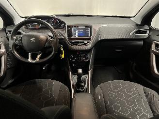 Peugeot 2008 2008 (CU) MPV 1.2 Vti 12V PureTech 82 (EB2F(HMZ)) [60kW]  (03-2013/12-=
2018) picture 10
