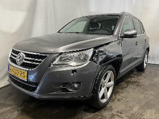 Vaurioauto  passenger cars Volkswagen Tiguan Tiguan (5N1/2) SUV 1.4 TSI 16V (CAVA(Euro 5)) [110kW]  (05-2008/07-201=
8) 2011/6