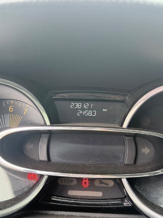 Renault Clio Clio IV Estate/Grandtour (7R) Combi 5-drs 0.9 Energy TCE 90 12V (H4B-4=
00(H4B-A4)) [66kW]  (01-2013/08-2021) picture 2
