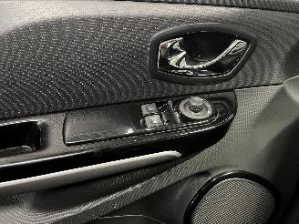 Renault Clio Clio IV Estate/Grandtour (7R) Combi 5-drs 0.9 Energy TCE 90 12V (H4B-4=
00(H4B-A4)) [66kW]  (01-2013/08-2021) picture 23