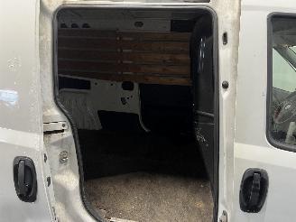Fiat Doblo Doblo Cargo (263) Van 1.3 D Multijet (263.A.2000) [66kW]  (02-2010/12-=
2023) picture 12