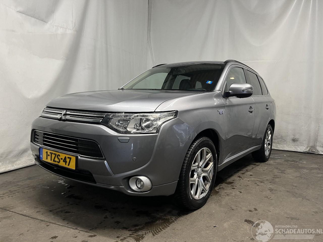 Mitsubishi Outlander Outlander (GF/GG) SUV 2.0 16V PHEV 4x4 (S61) [147kW]  (01-2014/12-2021=
)
