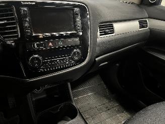 Mitsubishi Outlander Outlander (GF/GG) SUV 2.0 16V PHEV 4x4 (S61) [147kW]  (01-2014/12-2021=
) picture 18