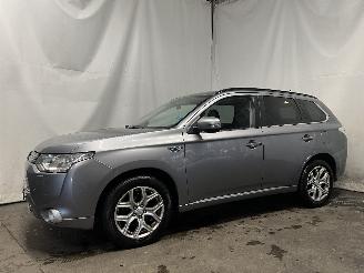 Mitsubishi Outlander Outlander (GF/GG) SUV 2.0 16V PHEV 4x4 (S61) [147kW]  (01-2014/12-2021=
) picture 3