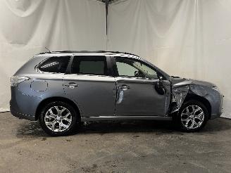 Mitsubishi Outlander Outlander (GF/GG) SUV 2.0 16V PHEV 4x4 (S61) [147kW]  (01-2014/12-2021=
) picture 7