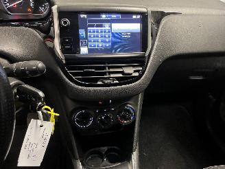 Peugeot 208 208 I (CA/CC/CK/CL) Hatchback 1.2 Vti 12V PureTech 82 (EB2F(HMZ)) [60k=
W]  (03-2012/12-2019) picture 14