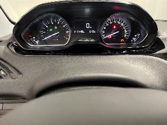 Peugeot 208 208 I (CA/CC/CK/CL) Hatchback 1.2 Vti 12V PureTech 82 (EB2F(HMZ)) [60k=
W]  (03-2012/12-2019) picture 15