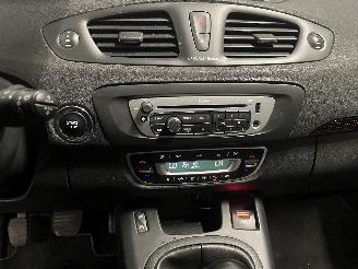 Renault Scenic Scénic III (JZ) MPV 1.2 16V TCe 115 Energy (H5F-400(H5F-A4)) [85kW] =
 (04-2012/09-2016) picture 16