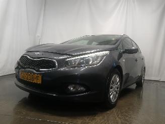 Schadeauto Kia Cee d Cee'd Sportswagon (JDC5) Combi 1.4i CVVT 16V (G4FA) [73kW]  (09-2012/1=
2-2018) 2013/5