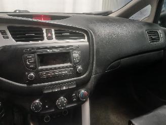 Kia Cee d Cee'd Sportswagon (JDC5) Combi 1.4i CVVT 16V (G4FA) [73kW]  (09-2012/1=
2-2018) picture 16