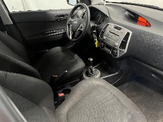Hyundai I-20 i20 Hatchback 1.2i 16V (G4LA) [57kW]  (09-2008/12-2012) picture 13