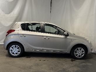 Hyundai I-20 i20 Hatchback 1.2i 16V (G4LA) [57kW]  (09-2008/12-2012) picture 7
