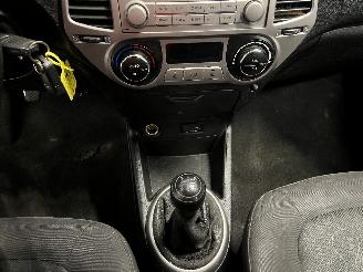 Hyundai I-20 i20 Hatchback 1.2i 16V (G4LA) [57kW]  (09-2008/12-2012) picture 21