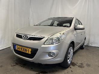 uszkodzony samochody osobowe Hyundai I-20 i20 Hatchback 1.2i 16V (G4LA) [57kW]  (09-2008/12-2012) 2010/2