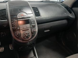 Kia Soul Soul I (AM) MPV 1.6 CRDi 16V (D4FB) [94kW]  (02-2009/03-2014) picture 16