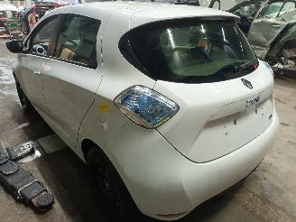 Renault Zoé Zoé (AG) Hatchback 5-drs R90 (5AQ-601) [68kW]  (09-2016/03-2024) picture 4