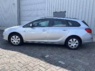 Opel Astra Astra J Sports Tourer (PD8/PE8/PF8) Combi 1.4 16V ecoFLEX (A14XER(Euro=
 5)) [74kW]  (10-2010/10-2015) picture 4