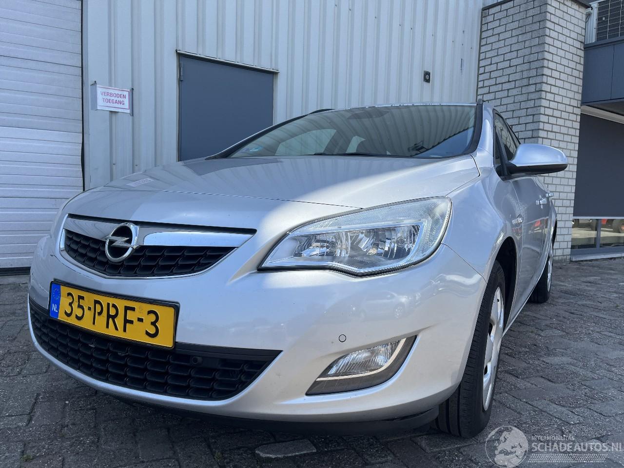 Opel Astra Astra J Sports Tourer (PD8/PE8/PF8) Combi 1.4 16V ecoFLEX (A14XER(Euro=
 5)) [74kW]  (10-2010/10-2015)