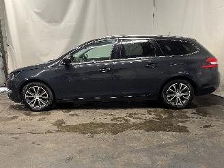 Peugeot 308 308 SW (L4/L9/LC/LJ/LR) Combi 5-drs 1.2 12V e-THP PureTech 130 (EB2DTS=
(HNY)) [96kW]  (03-2014/06-2021) picture 3