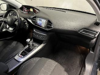 Peugeot 308 308 SW (L4/L9/LC/LJ/LR) Combi 5-drs 1.2 12V e-THP PureTech 130 (EB2DTS=
(HNY)) [96kW]  (03-2014/06-2021) picture 10