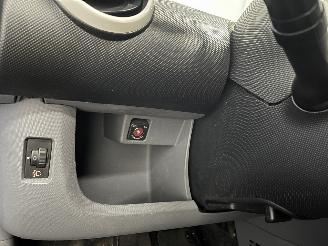 Peugeot 107 107 Hatchback 1.0 12V (384F(1KR)) [50kW]  (06-2005/05-2014) picture 21