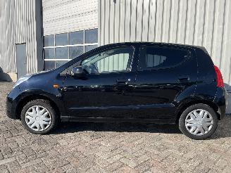 Nissan Pixo Pixo (D31S) Hatchback 1.0 12V (K10B(Euro 5)) [50kW]  (03-2009/10-2013)= picture 4