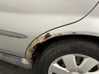Nissan Almera Almera Tino (V10M) MPV 1.8 16V (QG18DE) [85kW]  (12-2002/02-2006) picture 11