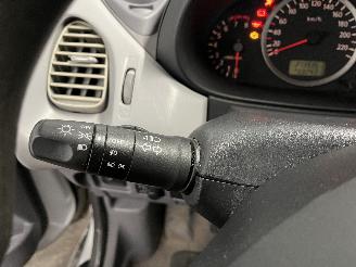 Nissan Almera Almera Tino (V10M) MPV 1.8 16V (QG18DE) [85kW]  (12-2002/02-2006) picture 21