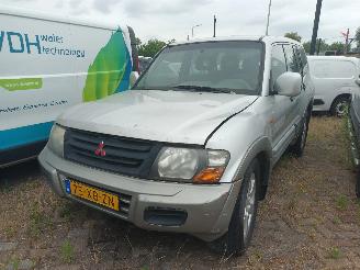 krockskadad bil auto Mitsubishi Pajero Pajero Hardtop (V2/4/6/7) Terreinwagen 3.2 DI-D 16V (4M41) [118kW]  (0=
4-2000/12-2006) 2003/1
