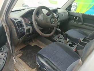 Mitsubishi Pajero Pajero Hardtop (V2/4/6/7) Terreinwagen 3.2 DI-D 16V (4M41) [118kW]  (0=
4-2000/12-2006) picture 2