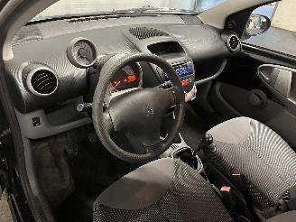 Peugeot 107 107 Hatchback 1.0 12V (384F(1KR)) [50kW]  (06-2005/05-2014) picture 16