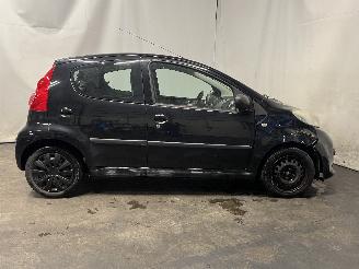 Peugeot 107 107 Hatchback 1.0 12V (384F(1KR)) [50kW]  (06-2005/05-2014) picture 7