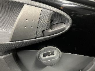 Peugeot 107 107 Hatchback 1.0 12V (384F(1KR)) [50kW]  (06-2005/05-2014) picture 23