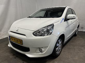 krockskadad bil auto Mitsubishi Space-star Space Star (A0) Hatchback 1.0 12V (3A90(Euro 5)) [52kW]  (05-2012/...)= 2015/5